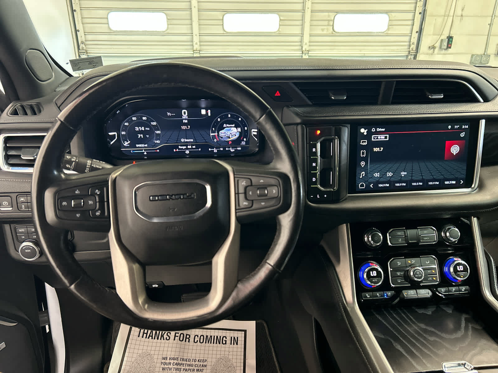 Used 2022 GMC Yukon Denali AWD/4WD image 9