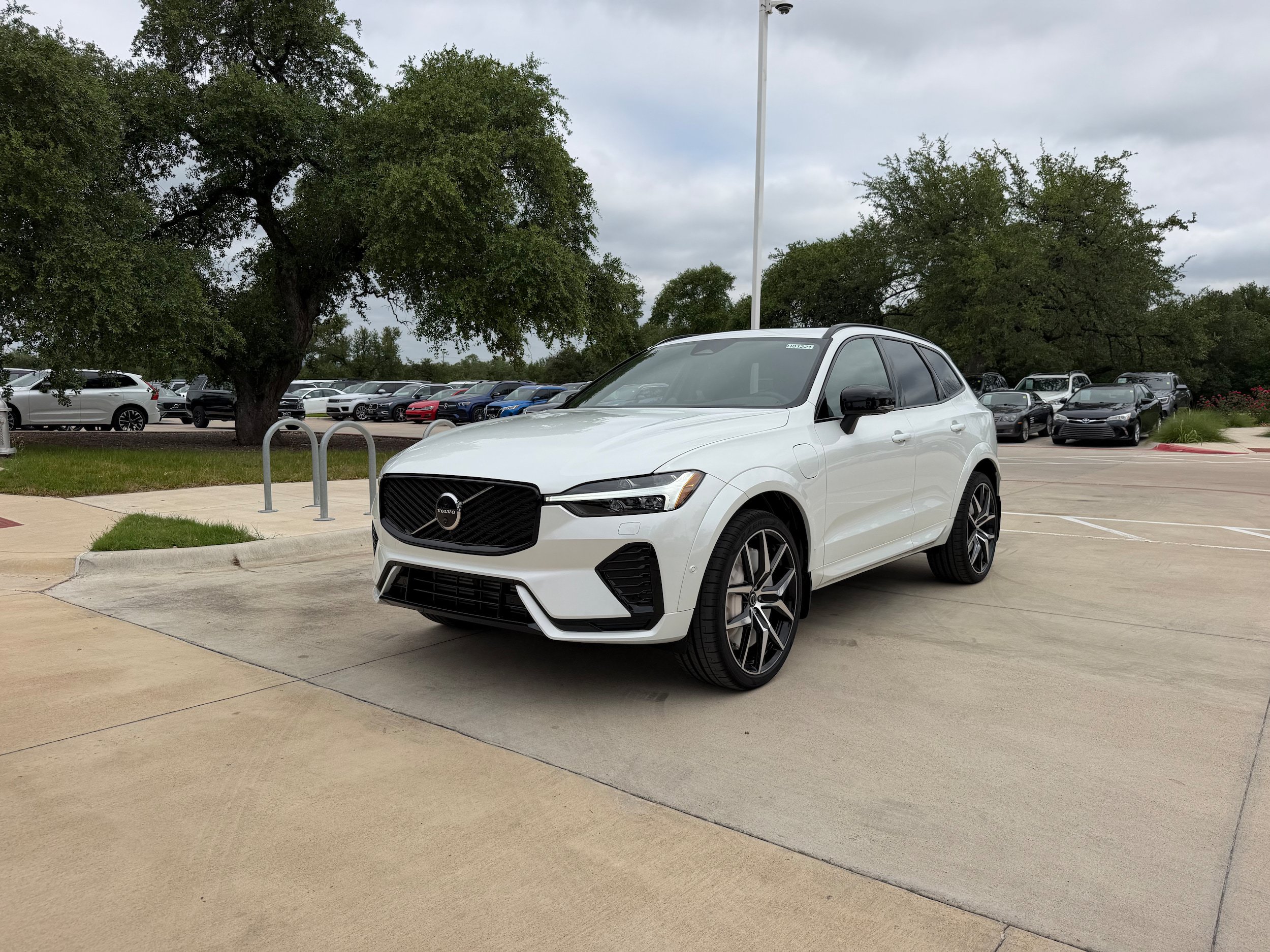 New 2026 Volvo XC60 T8 Polestar w/ Protection Package Premier AWD/4WD image 2