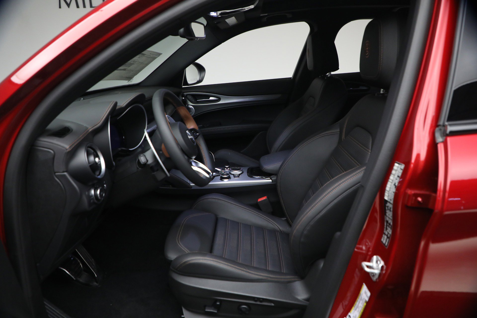 New 2025 Alfa Romeo Stelvio Sprint image 13