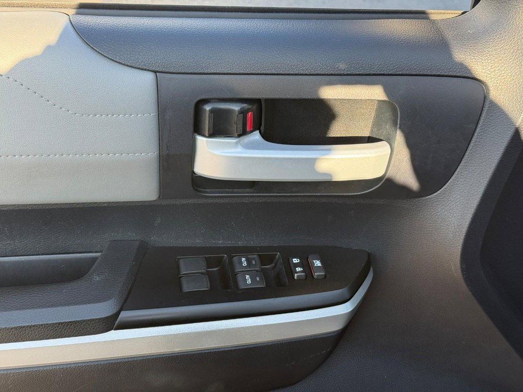 Used 2016 Toyota Tundra Limited w/ Limited Premium Package image 17