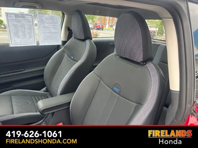 Used 2025 MINI Cooper 2-Door Hardtop FWD image 11