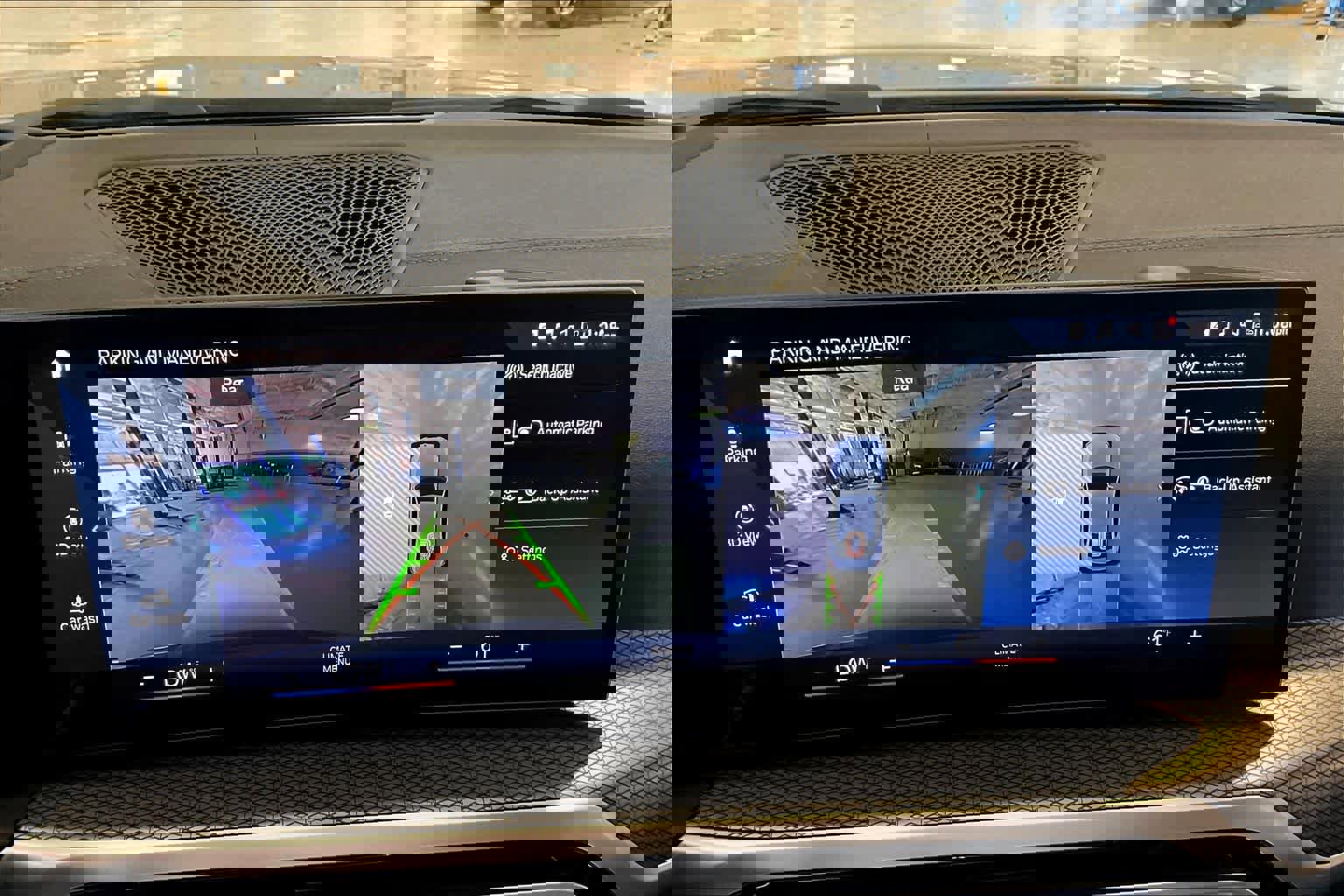 Used 2024 BMW 330e w/ Premium Package image 27