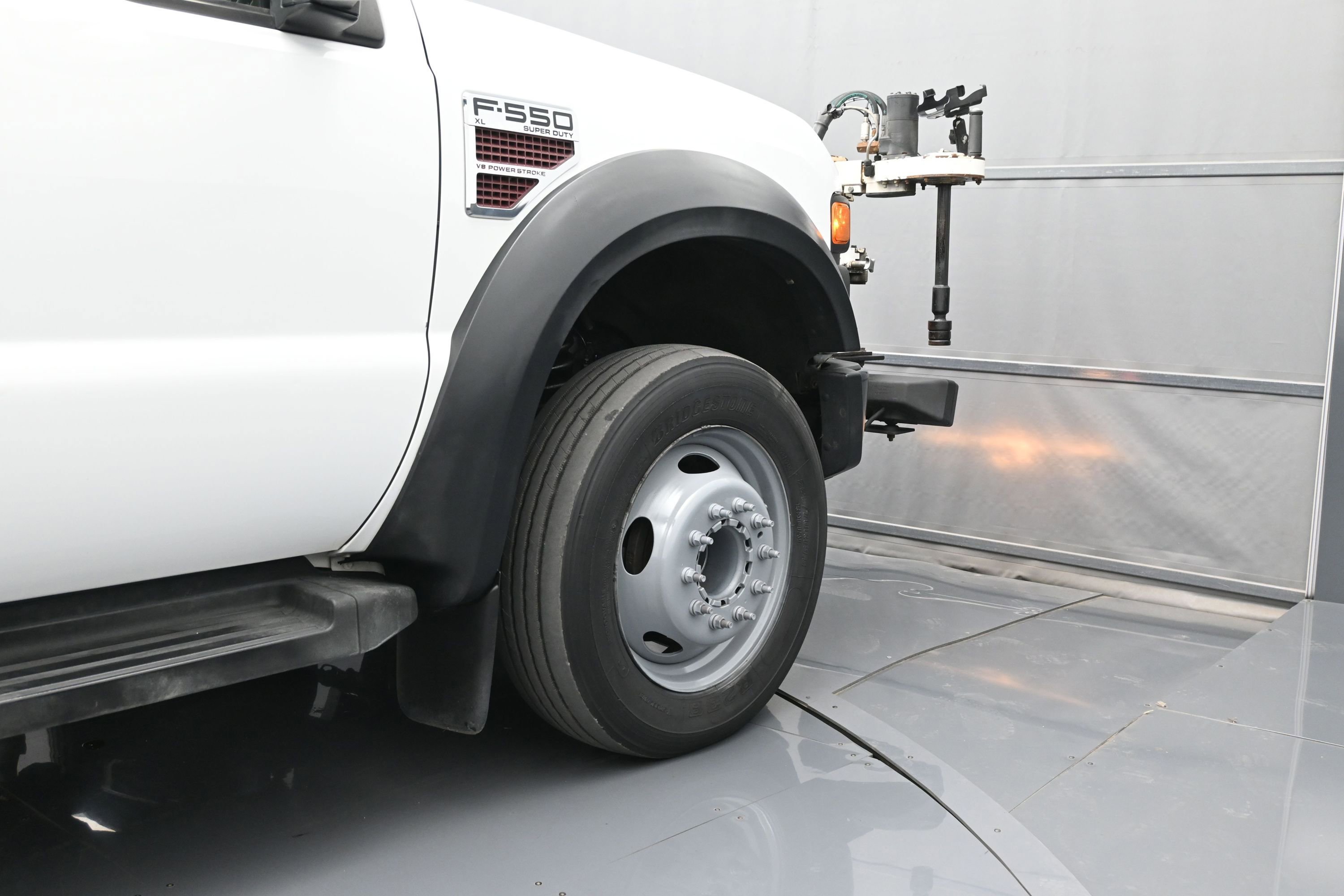 Used 2009 Ford F550 2WD Regular Cab Super Duty image 41