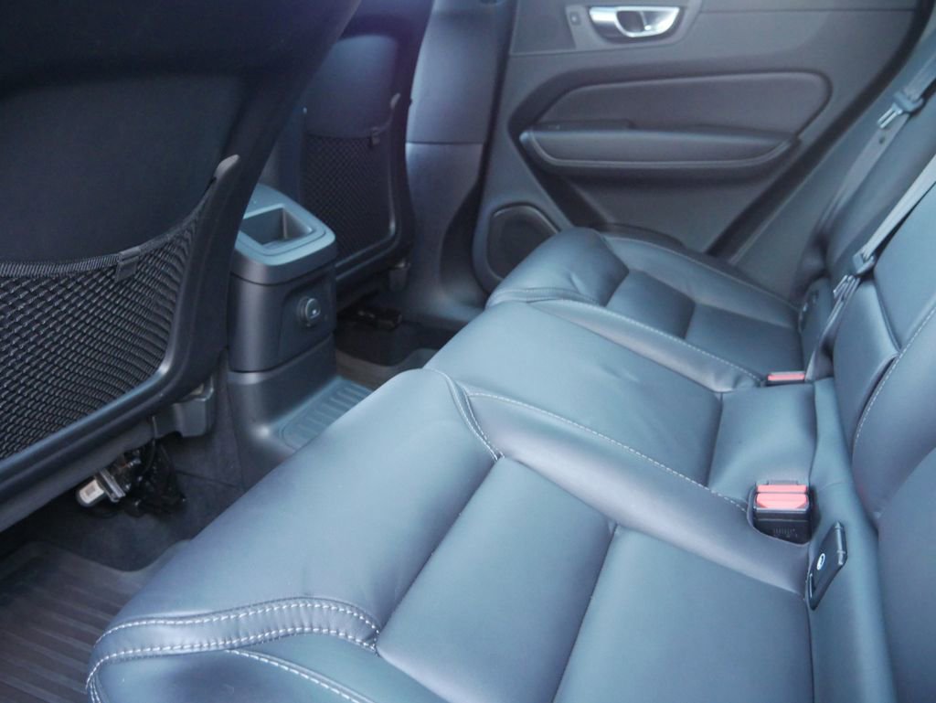 Used 2023 Volvo XC60 T8 Ultimate w/ Climate Package image 23