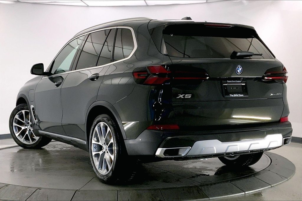 New 2026 BMW X5 xDrive50e w/ Climate Comfort Package AWD/4WD image 2