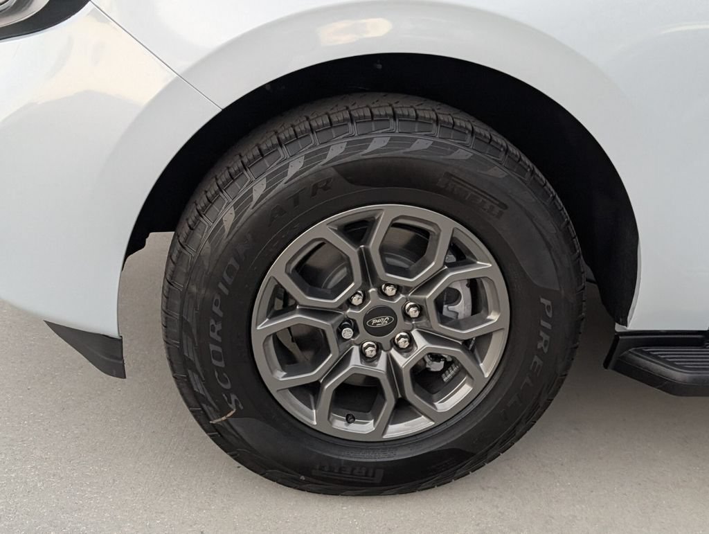 New 2026 Ford Expedition Active RWD image 4