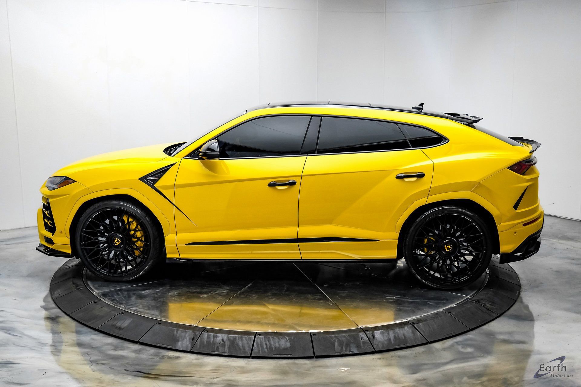 Used 2021 Lamborghini Urus image 9