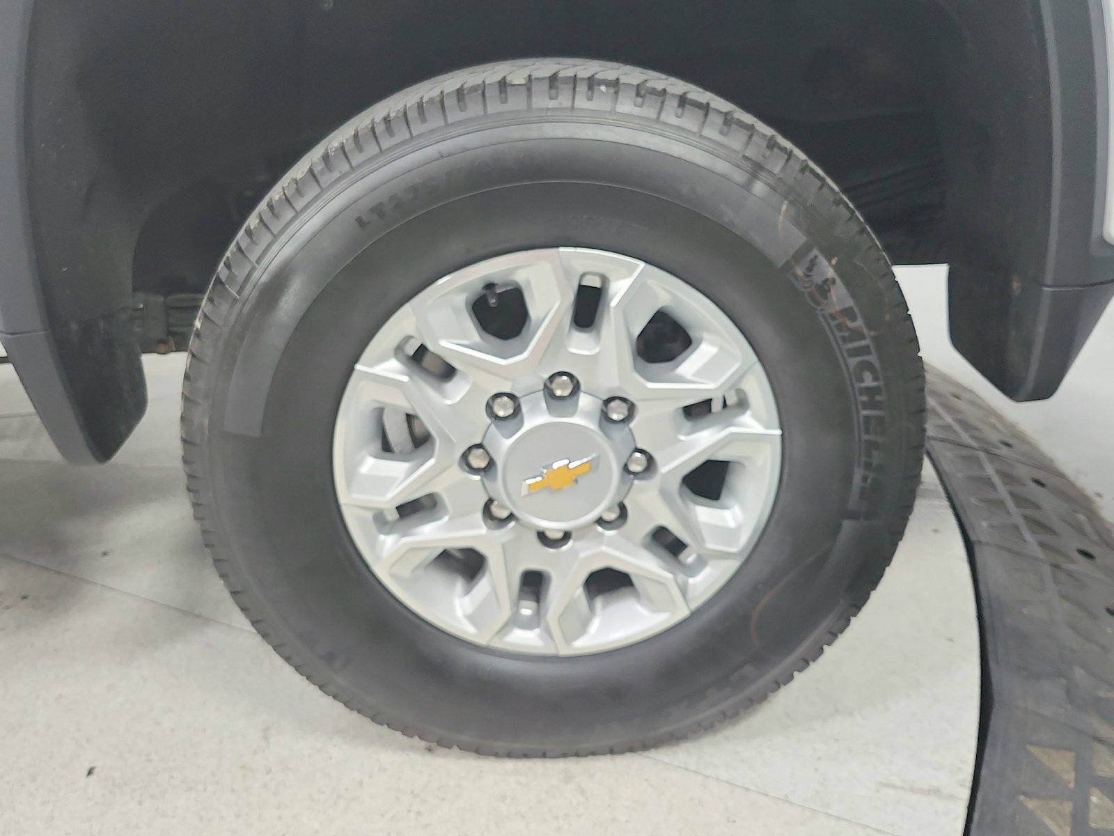 Used 2025 Chevrolet Silverado 2500 LT AWD/4WD image 43