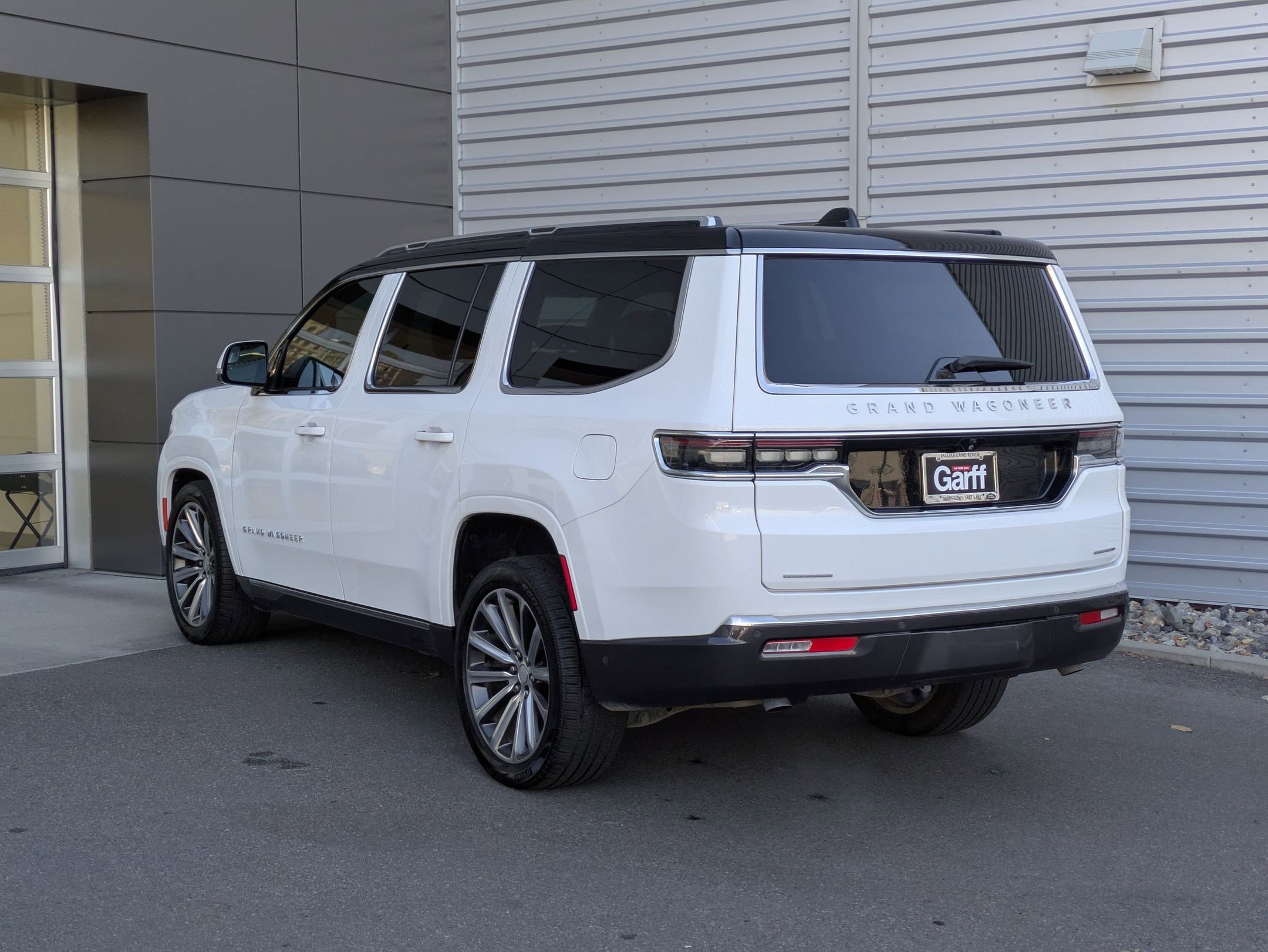 Used 2022 Jeep Grand Wagoneer Series II w/ Convenience Group III image 3