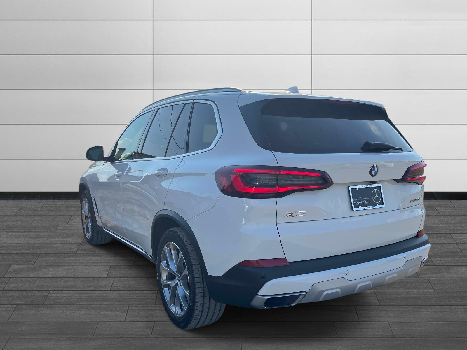 Used 2022 BMW X5 xDrive40i w/ Premium Package AWD/4WD image 5