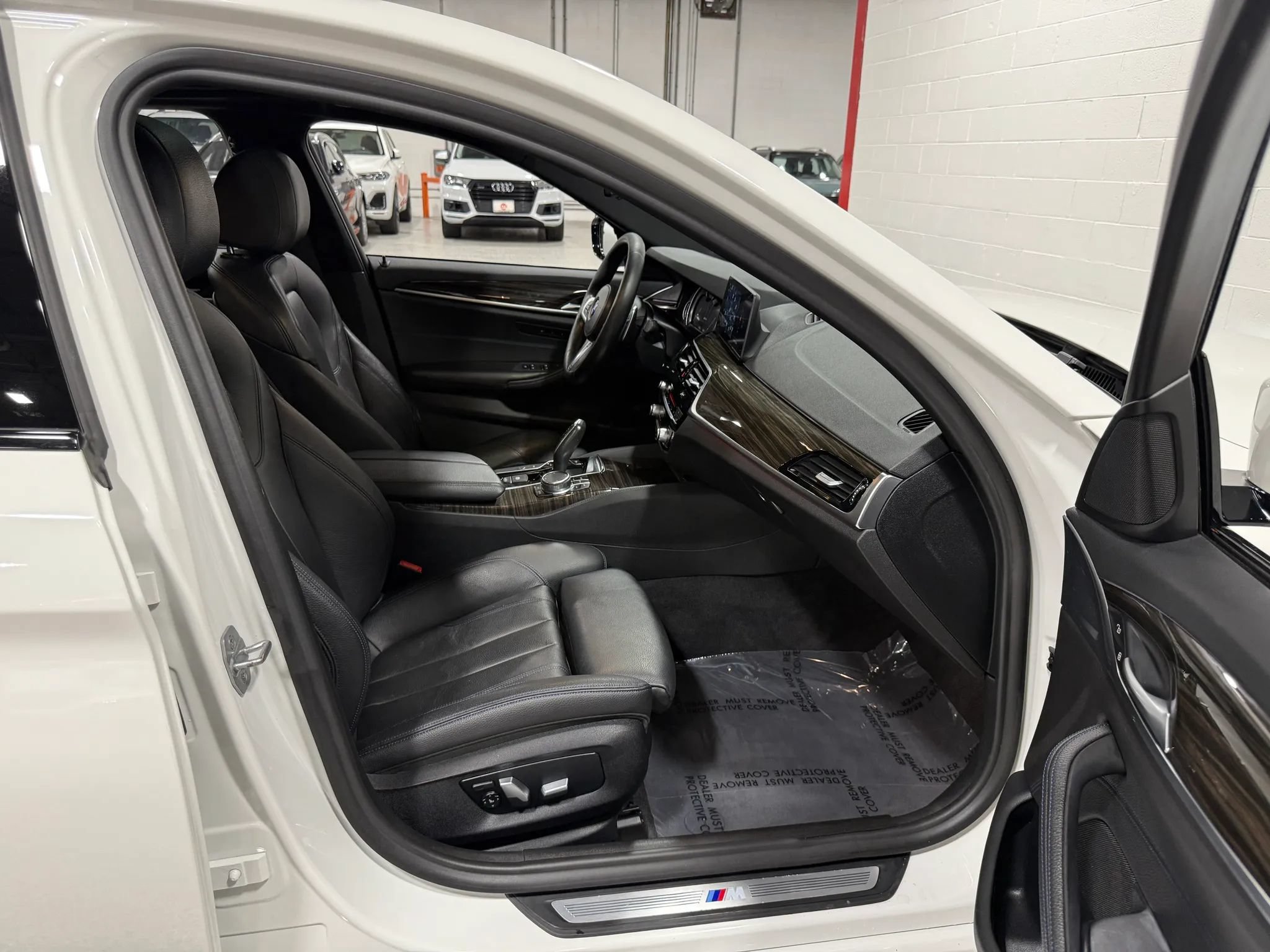 Used 2018 BMW 530e xDrive w/ M Sport Package 2 AWD/4WD image 43