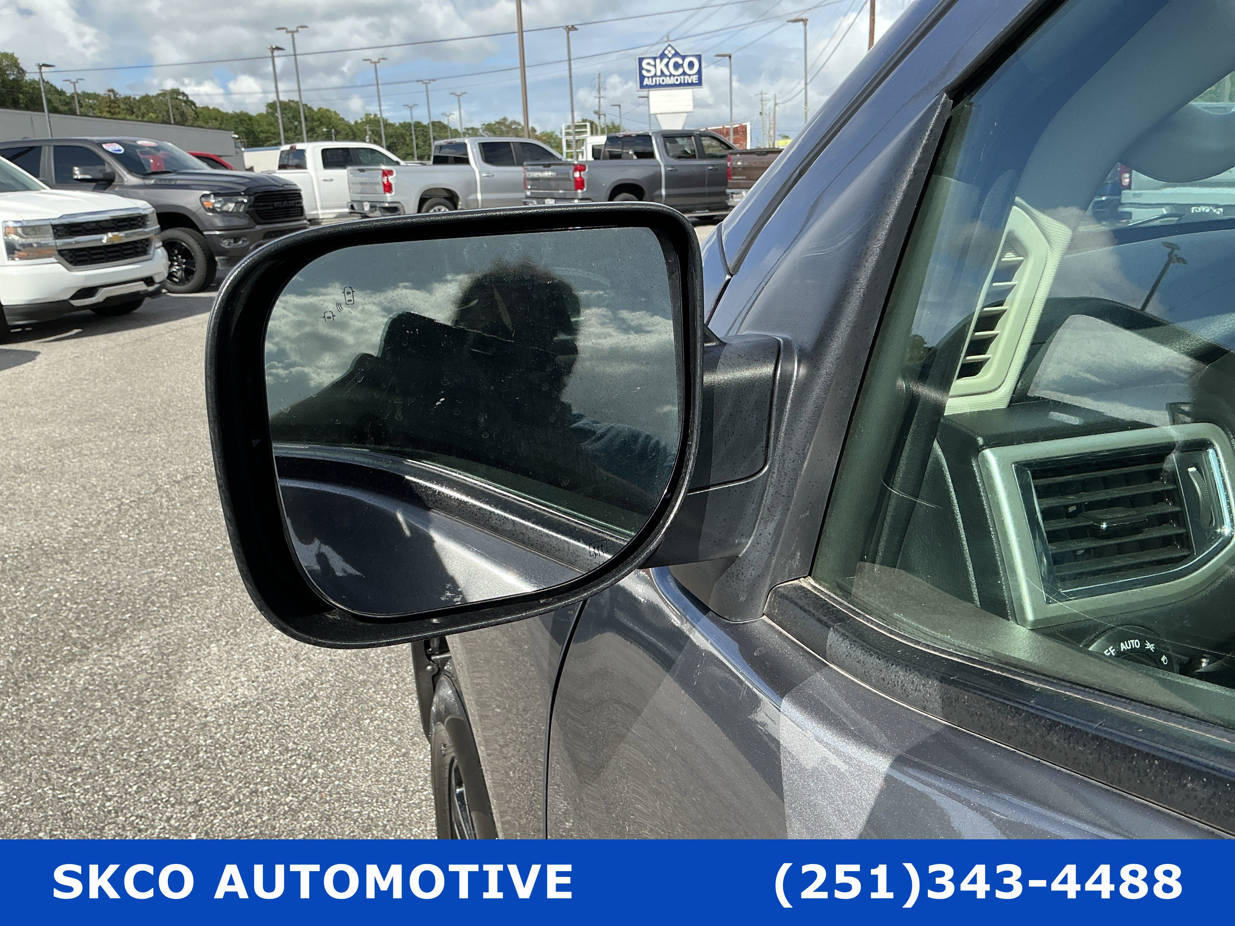 Used 2021 Nissan Titan SV w/ SV Convenience Package AWD/4WD image 12