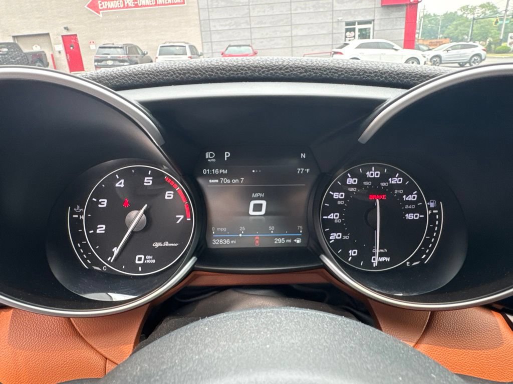Used 2019 Alfa Romeo Giulia AWD image 41