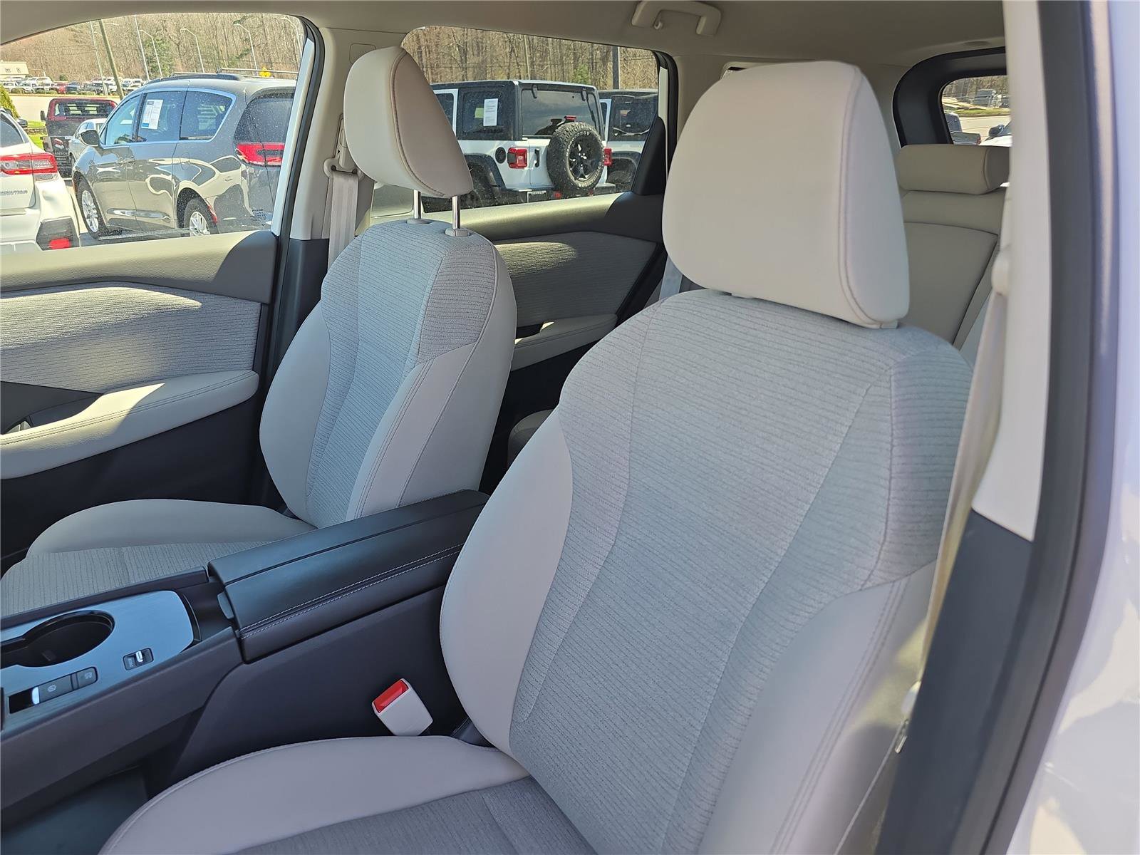 Used 2023 Nissan Rogue SV FWD image 21