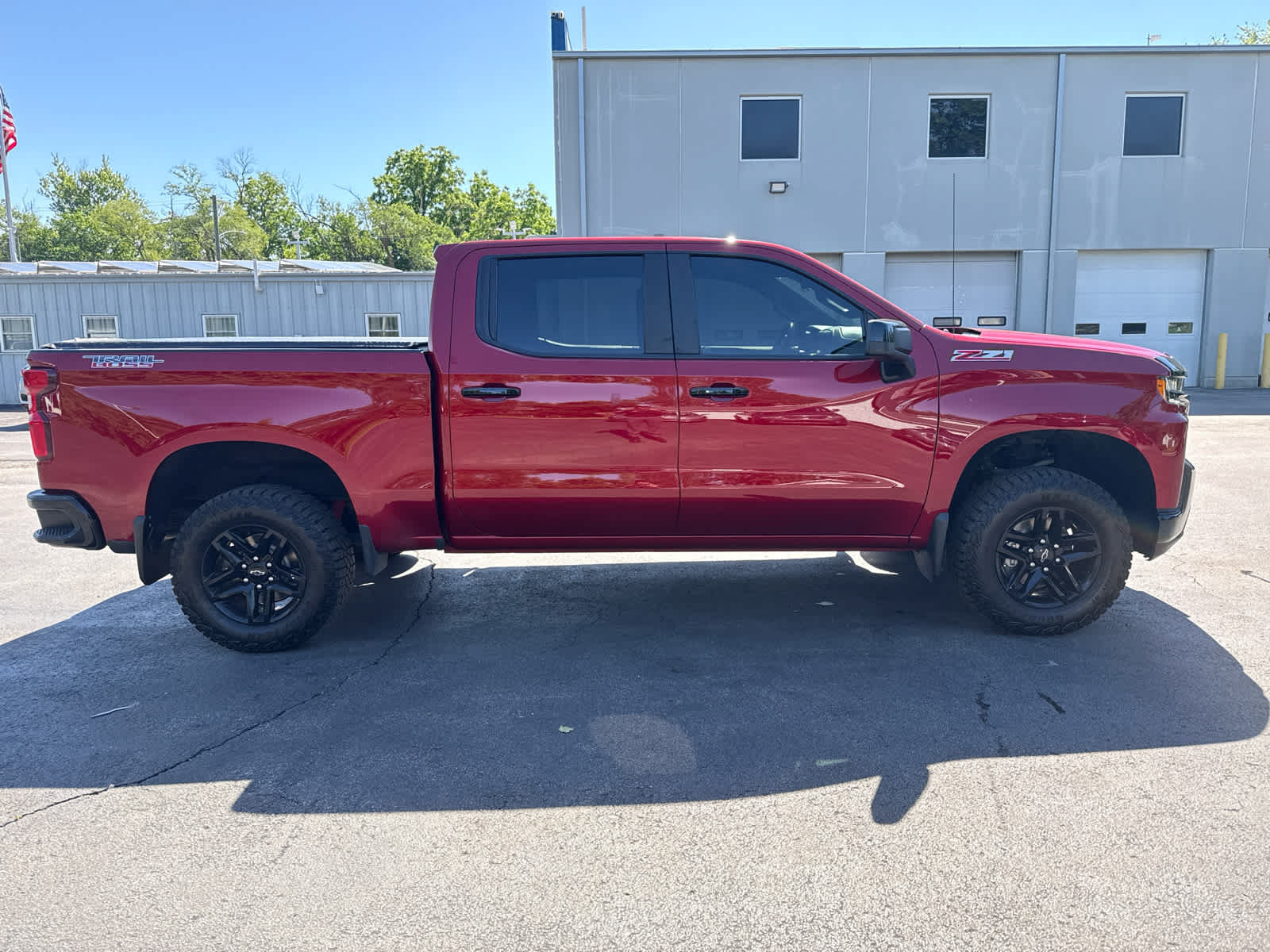 Used 2022 Chevrolet Silverado 1500 LT Trail Boss w/ Bed Protection Package AWD/4WD image 2