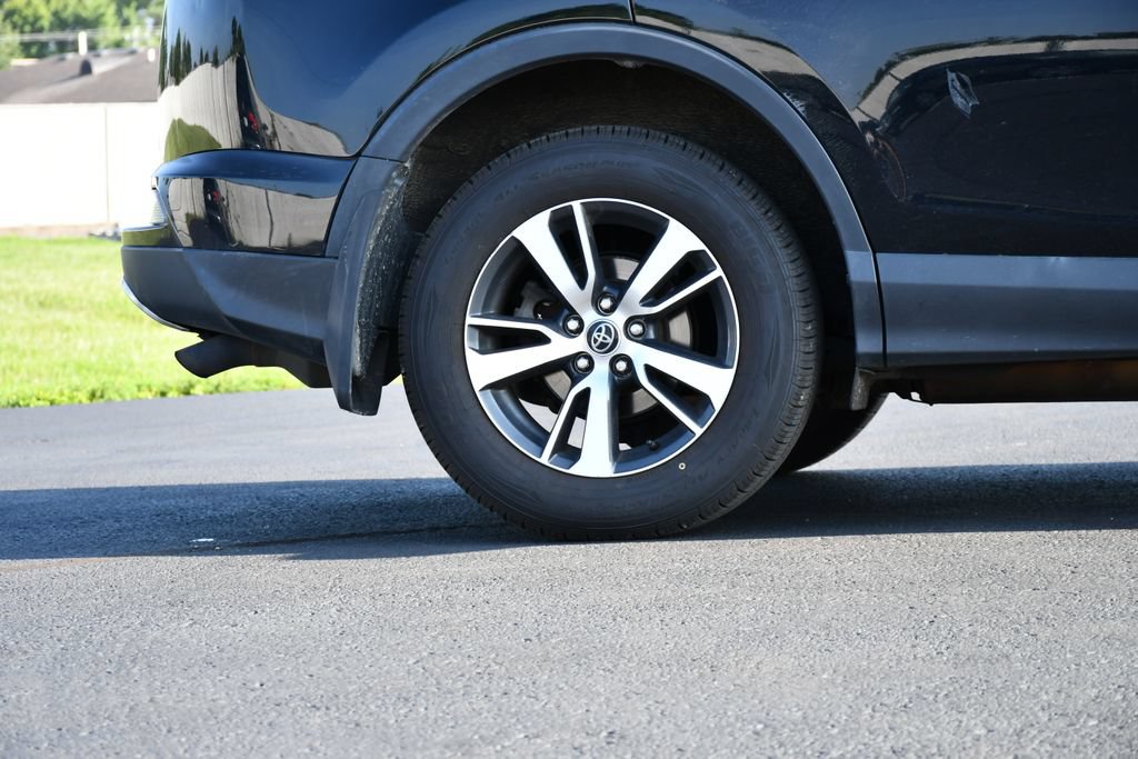 Used 2016 Toyota RAV4 XLE AWD/4WD image 8
