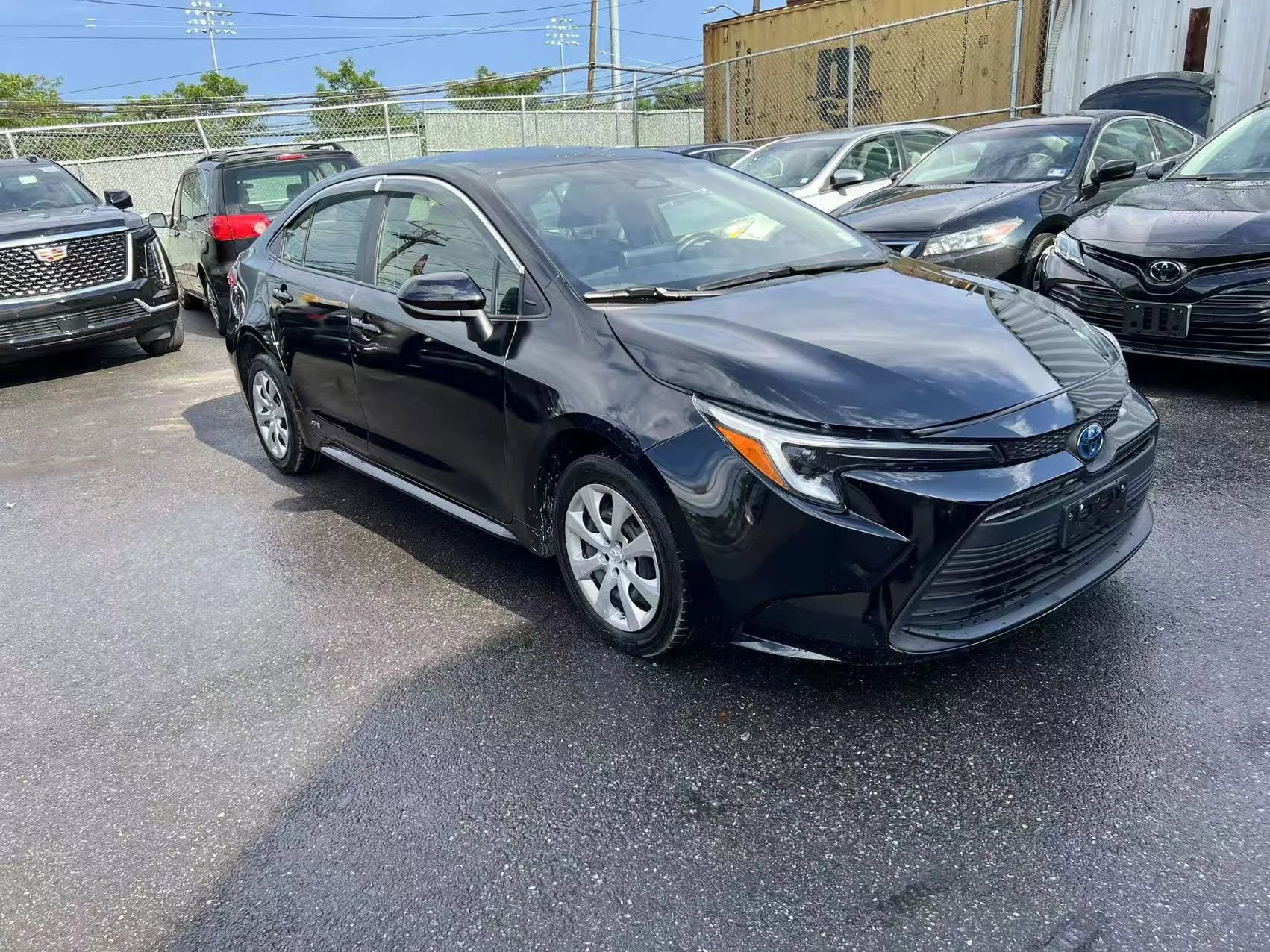 Used 2023 Toyota Corolla LE image 3