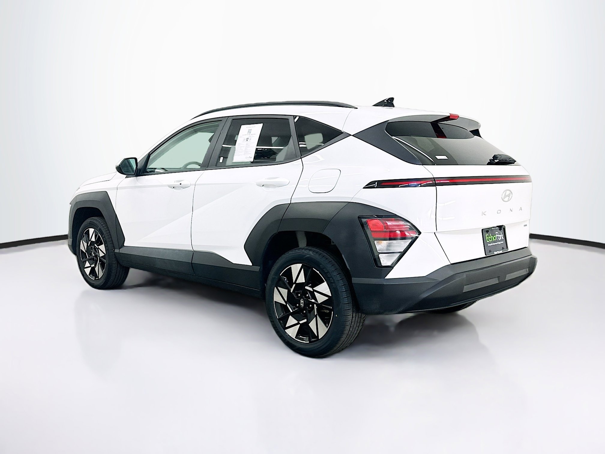 Used 2025 Hyundai Kona SEL image 5
