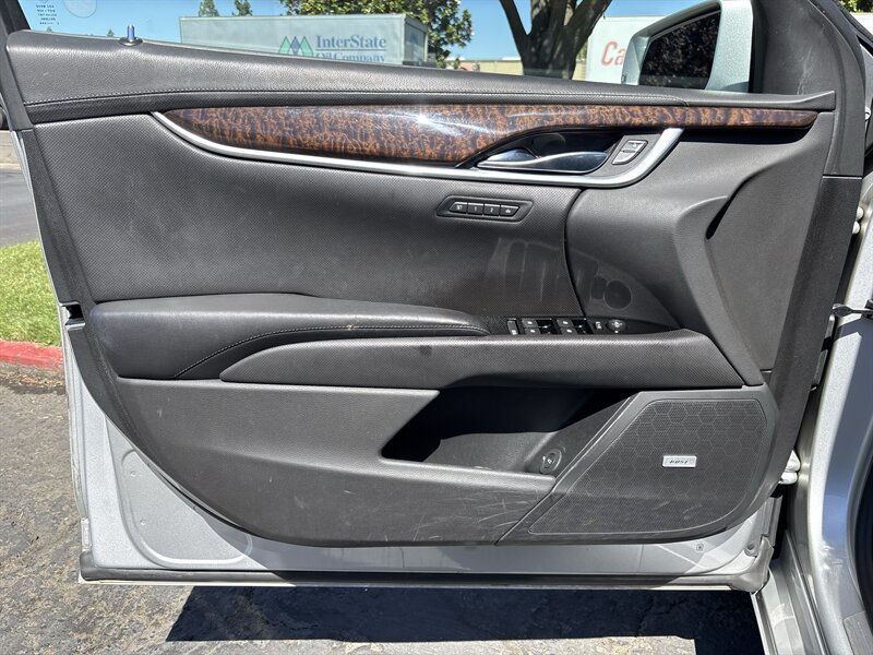Used 2016 Cadillac XTS Luxury FWD image 27