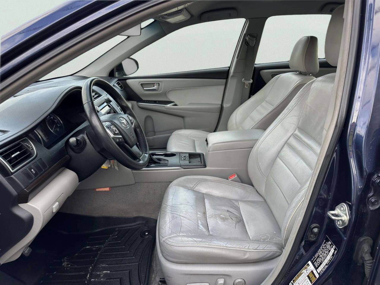 Used 2015 Toyota Camry XLE FWD image 14