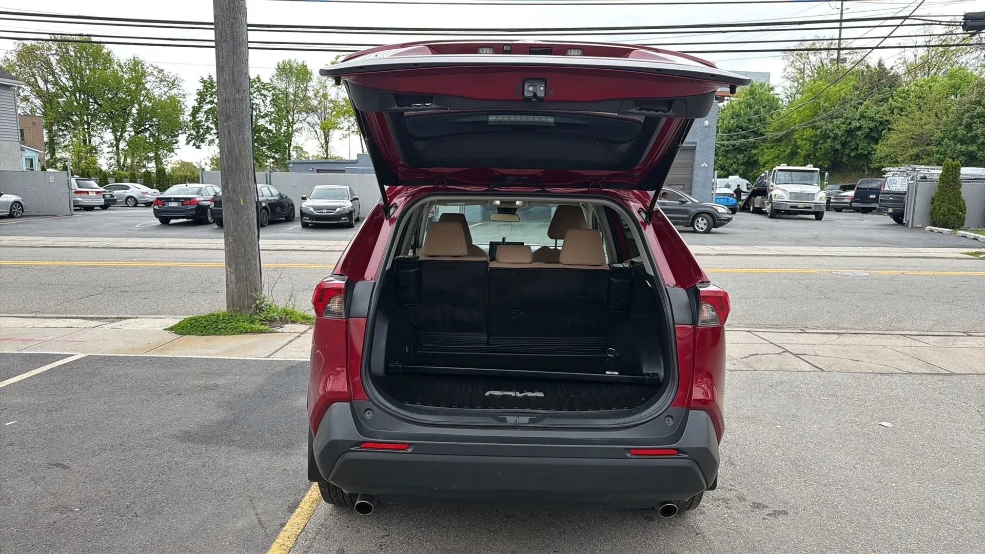 Used 2022 Toyota RAV4 LE AWD/4WD image 27
