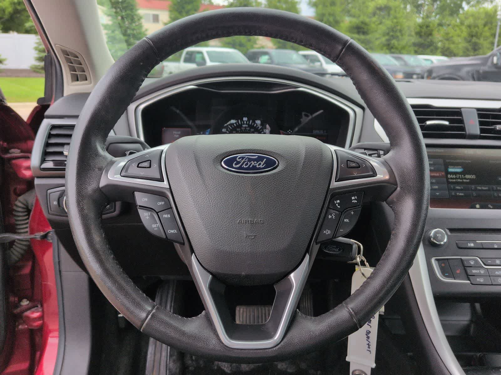 Used 2016 Ford Fusion SE FWD image 22