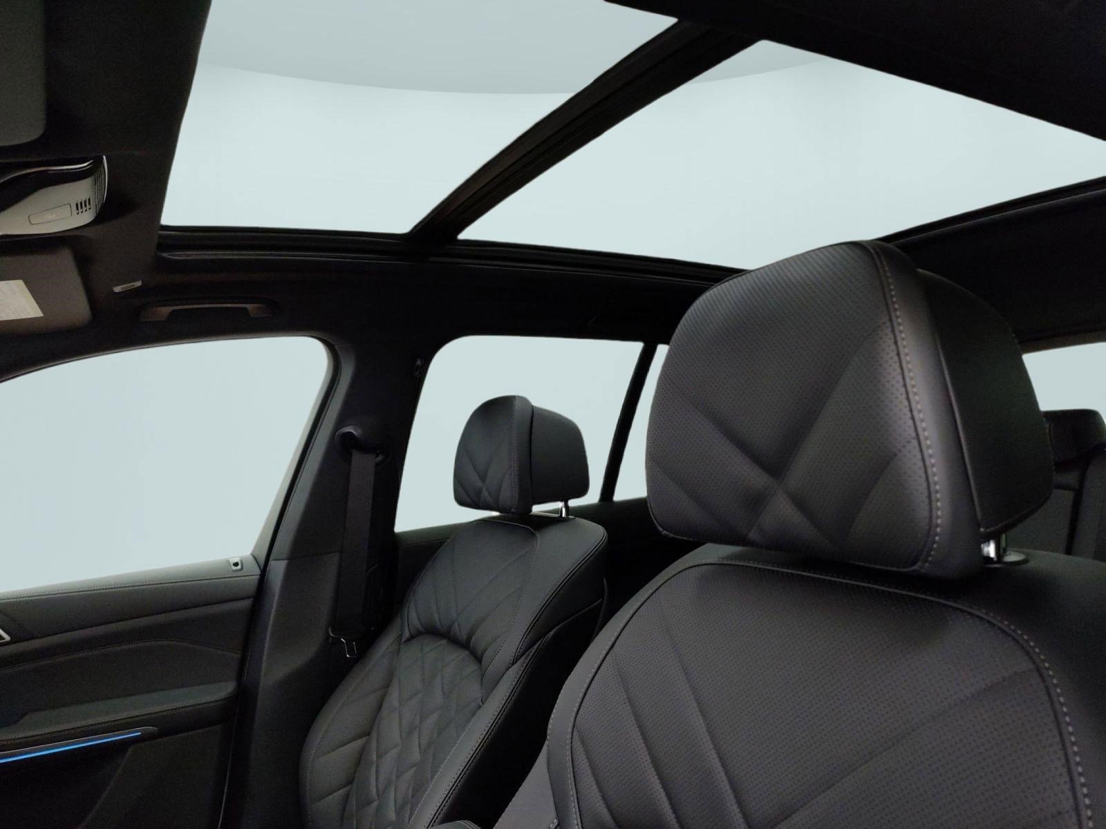 New 2026 BMW X5 xDrive50e image 13