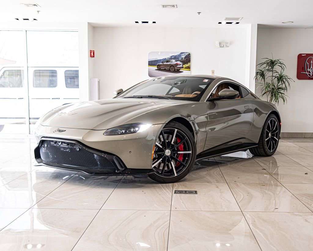 Used 2023 Aston Martin V8 Vantage Coupe image 1