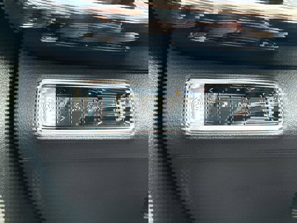 Certified 2024 Buick Envision Sport Touring image 17