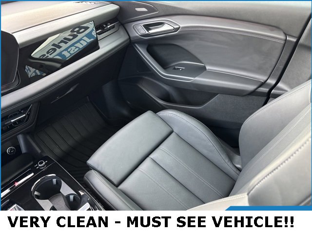 Used 2025 Audi Q6 e-tron Premium Plus image 15