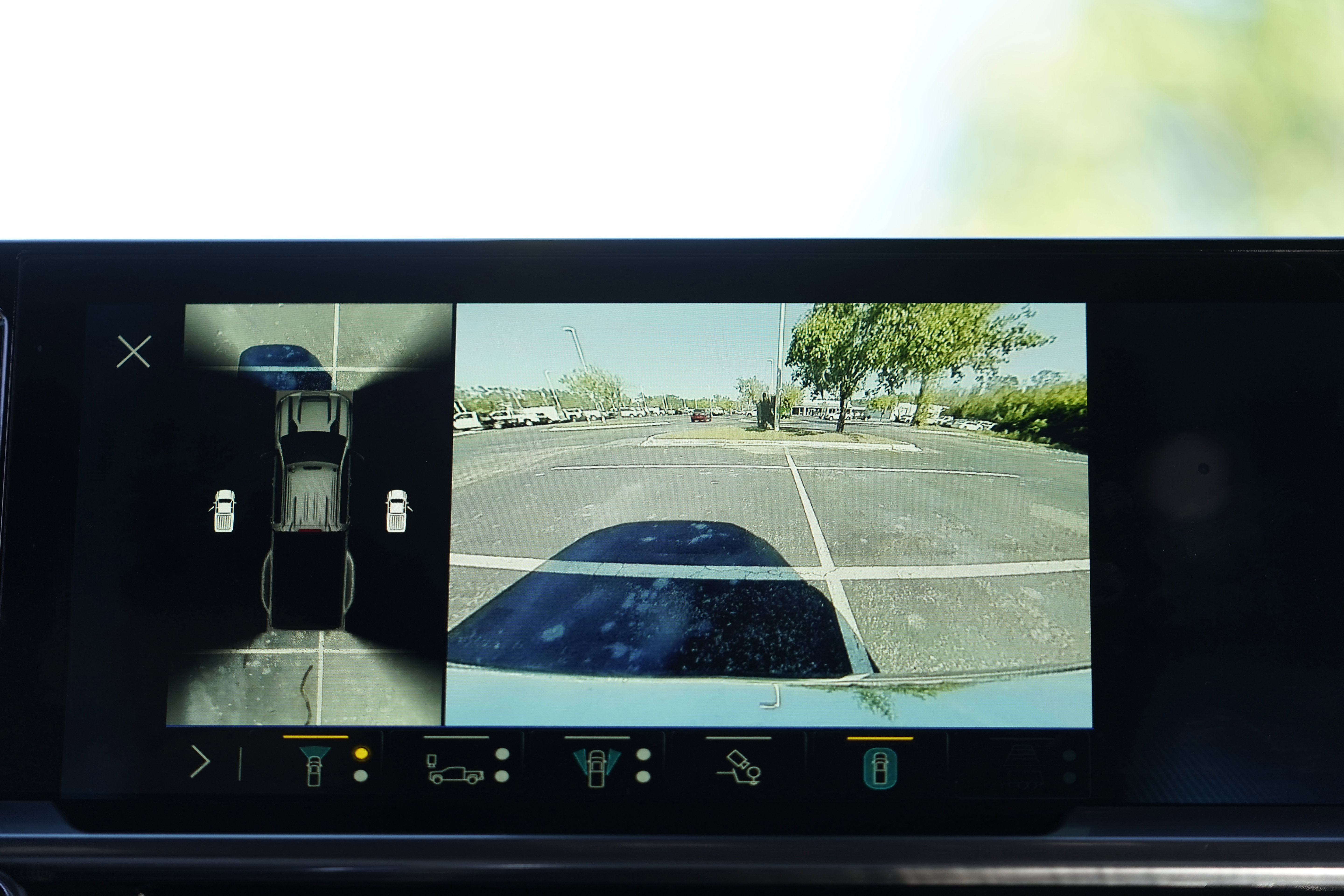 Used 2024 Chevrolet Silverado 3500 LTZ w/ LTZ Plus Package image 35