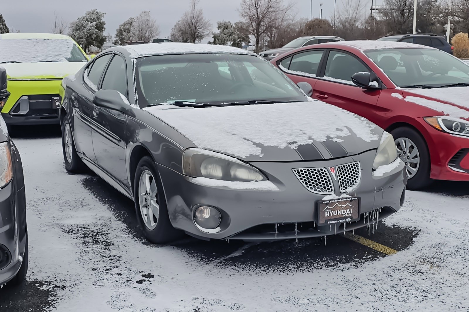 Used 2007 Pontiac Grand Prix Base image 2