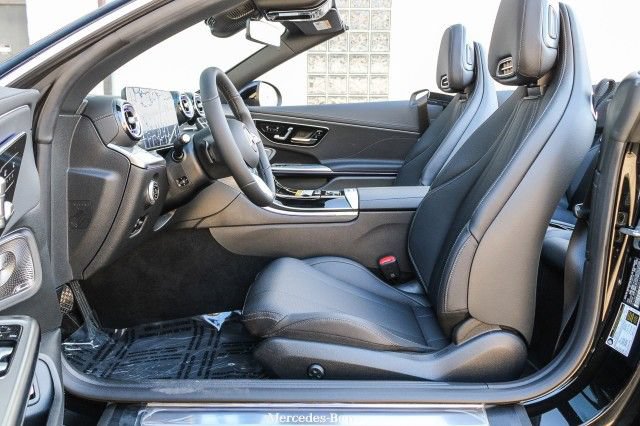 Used 2025 Mercedes-Benz CLE 300 4MATIC Cabriolet image 19