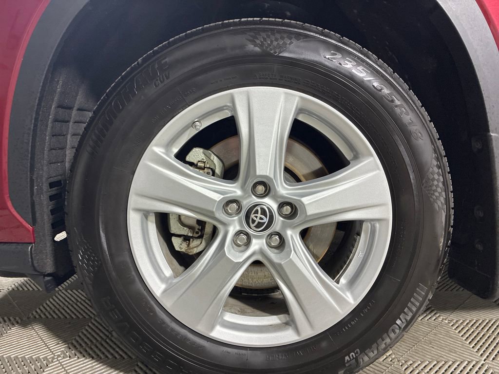 Used 2023 Toyota Highlander LE image 31