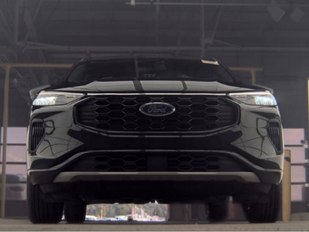 Used 2023 Ford Escape ST-Line w/ Tech Pack #1 AWD/4WD image 4