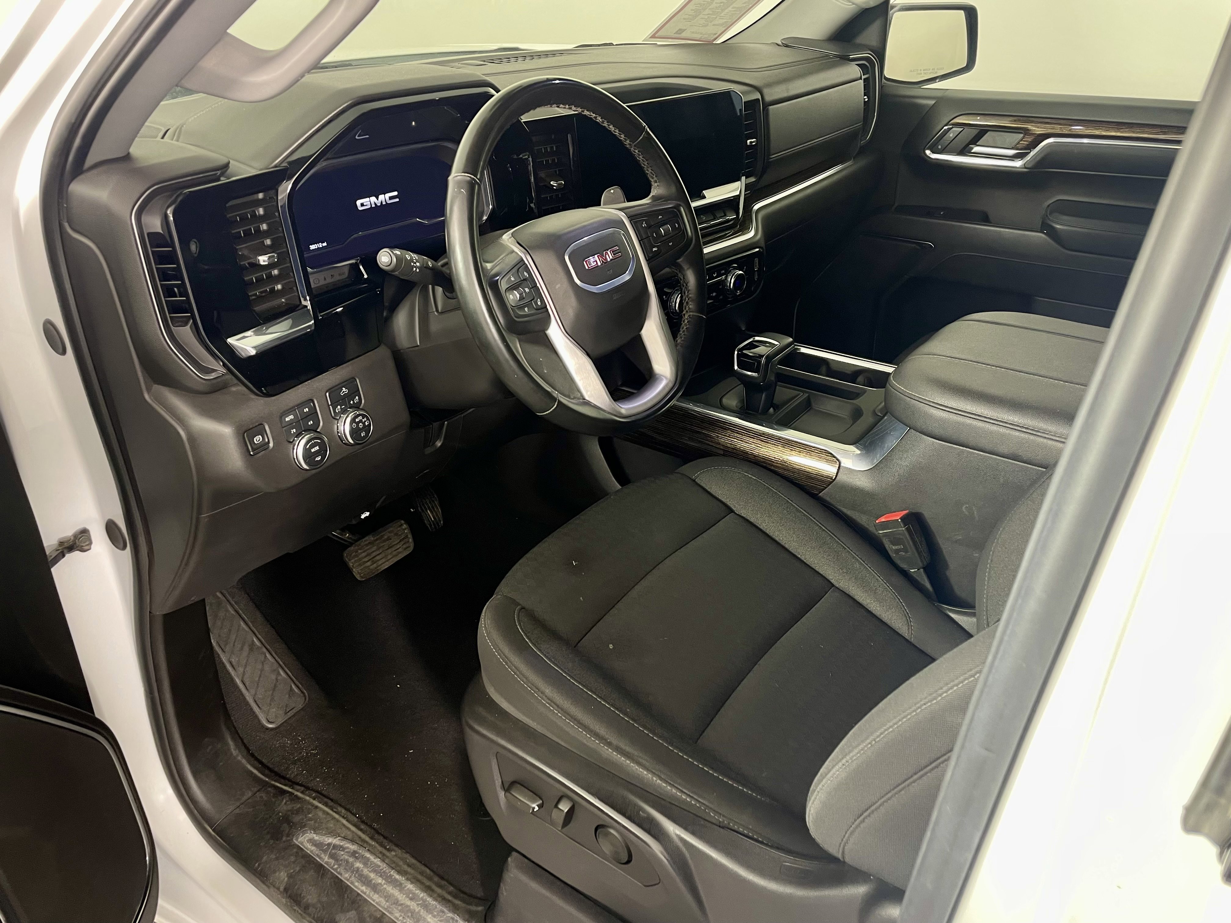 Used 2024 GMC Sierra 1500 Elevation w/ X31 Off-Road Package image 11