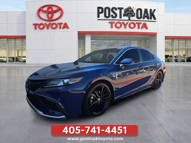 Used 2023 Toyota Camry XSE FWD image 2