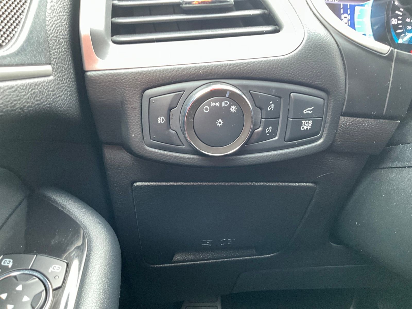 Used 2020 Ford Edge SEL w/ Convenience Package image 23