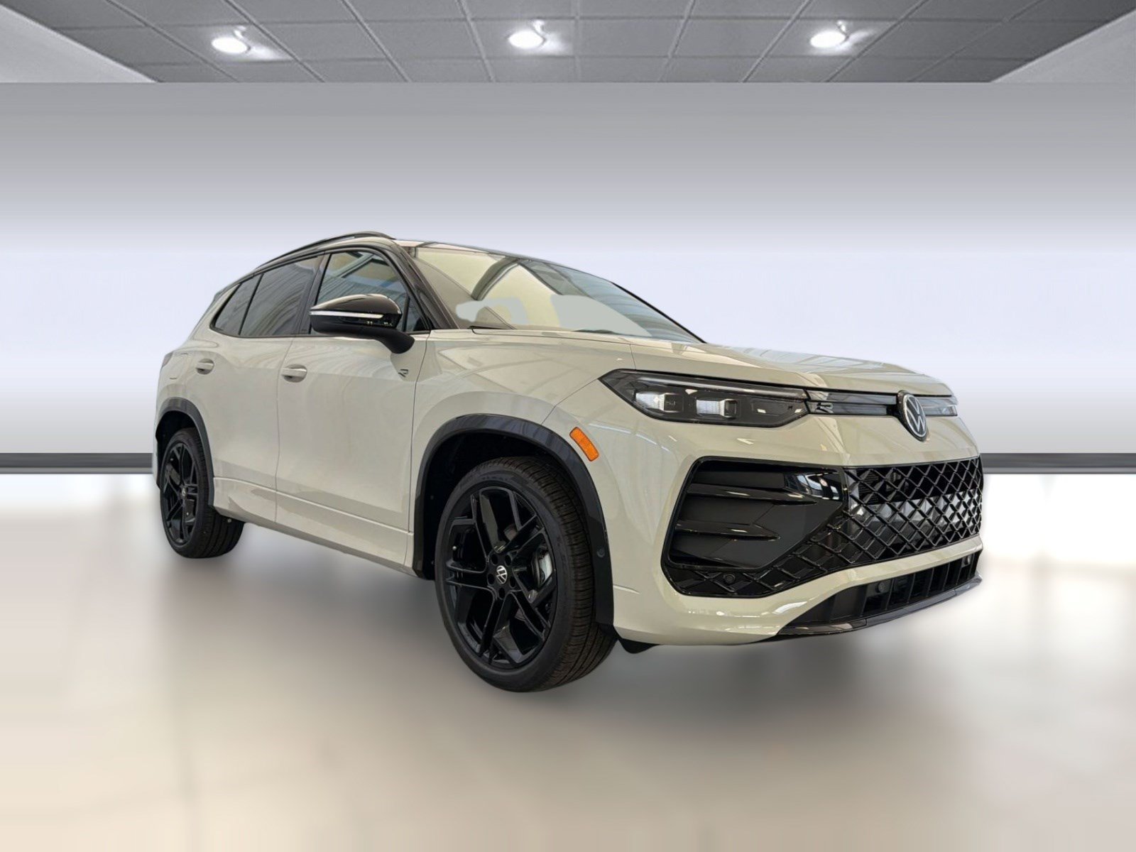 New 2026 Volkswagen Tiguan SE R-Line FWD image 7