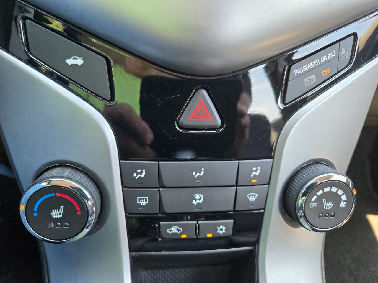 Used 2015 Chevrolet Cruze LT image 16