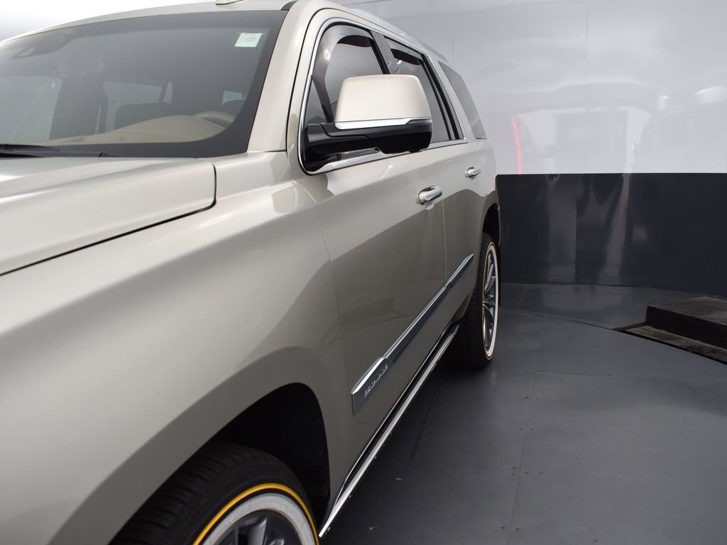 Used 2017 Cadillac Escalade Platinum image 44