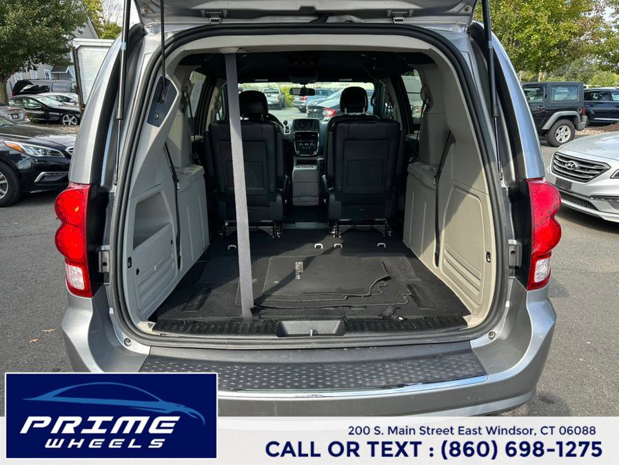 Used 2017 Dodge Grand Caravan SXT image 10