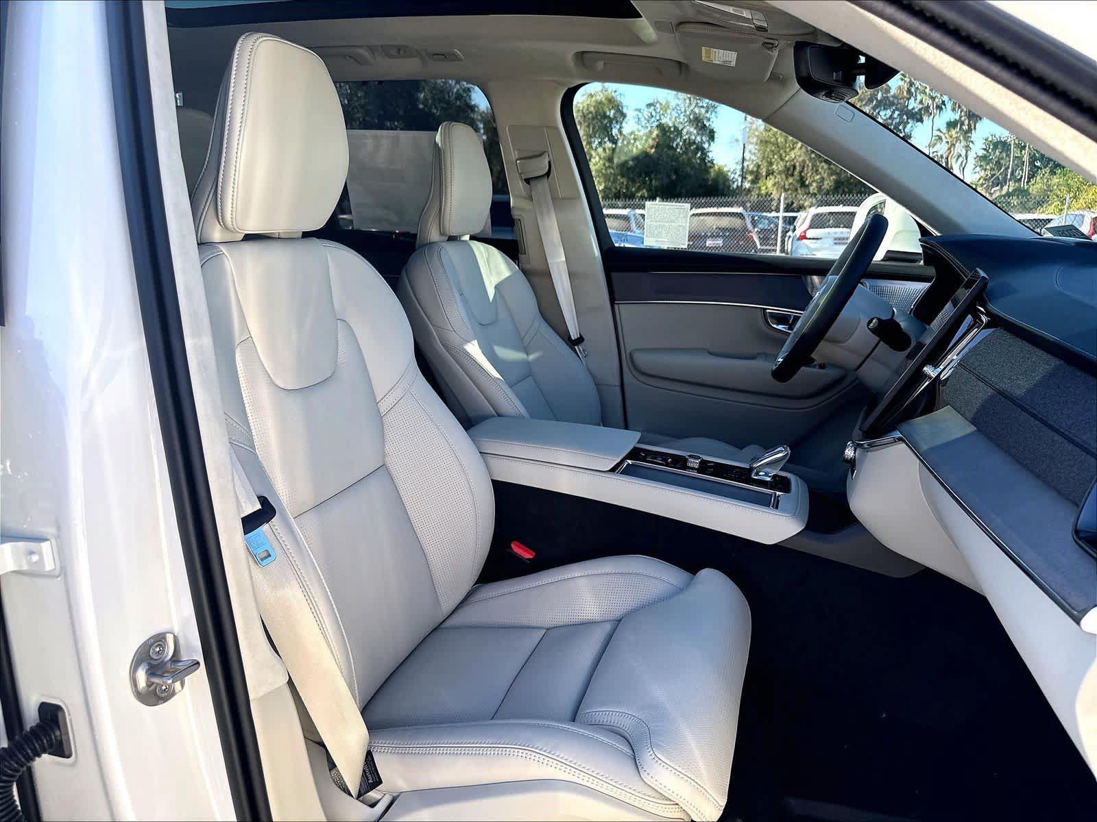 New 2027 Volvo XC90 B6 Ultra AWD/4WD image 32