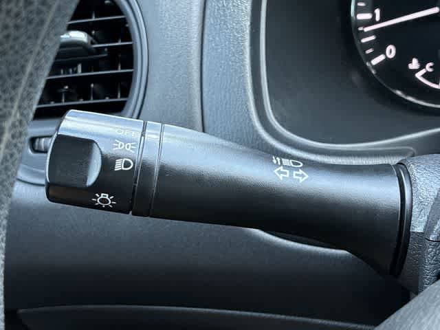 Used 2020 Nissan Pathfinder S FWD image 27