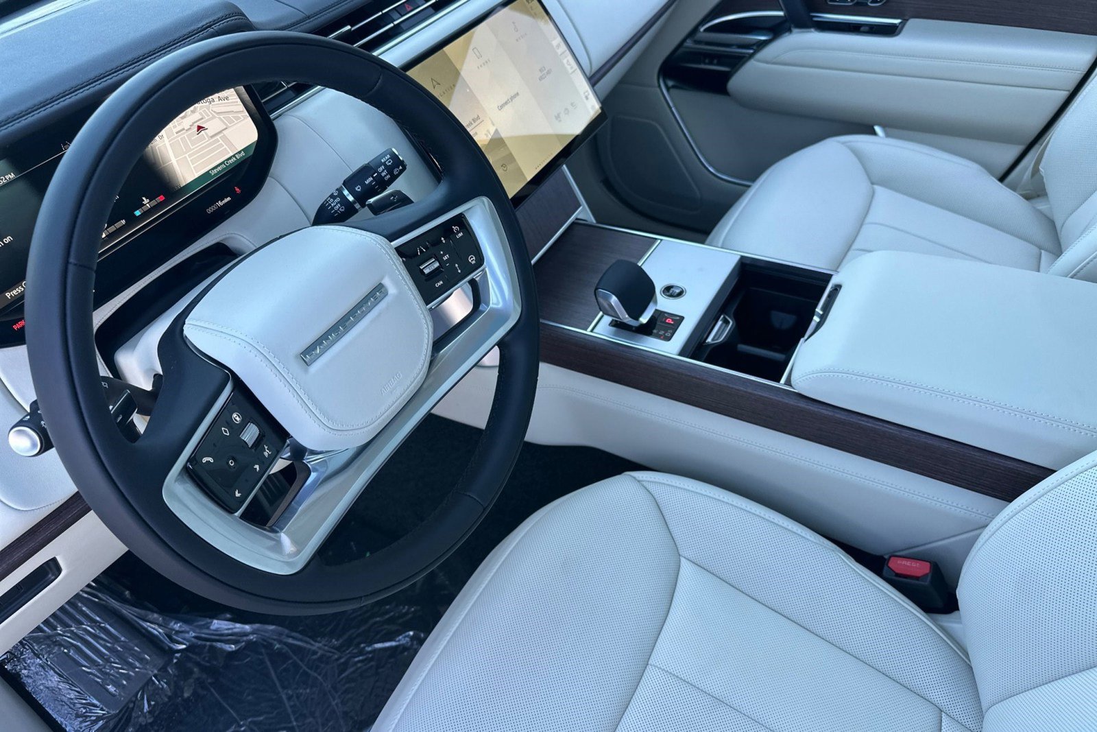 New 2026 Land Rover Range Rover SE image 5