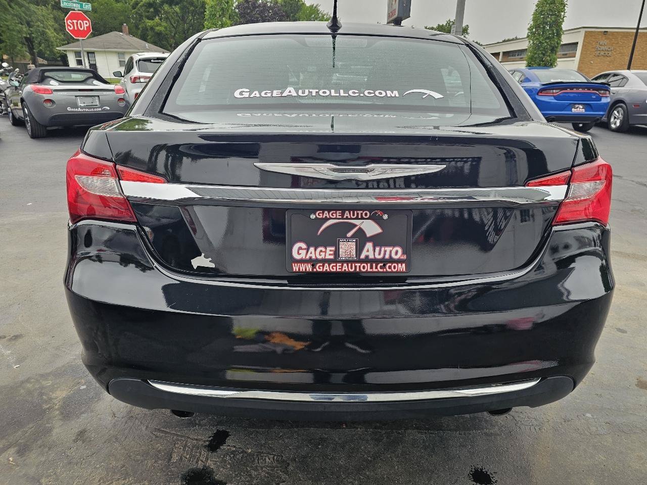Used 2014 Chrysler 200 Limited FWD image 10