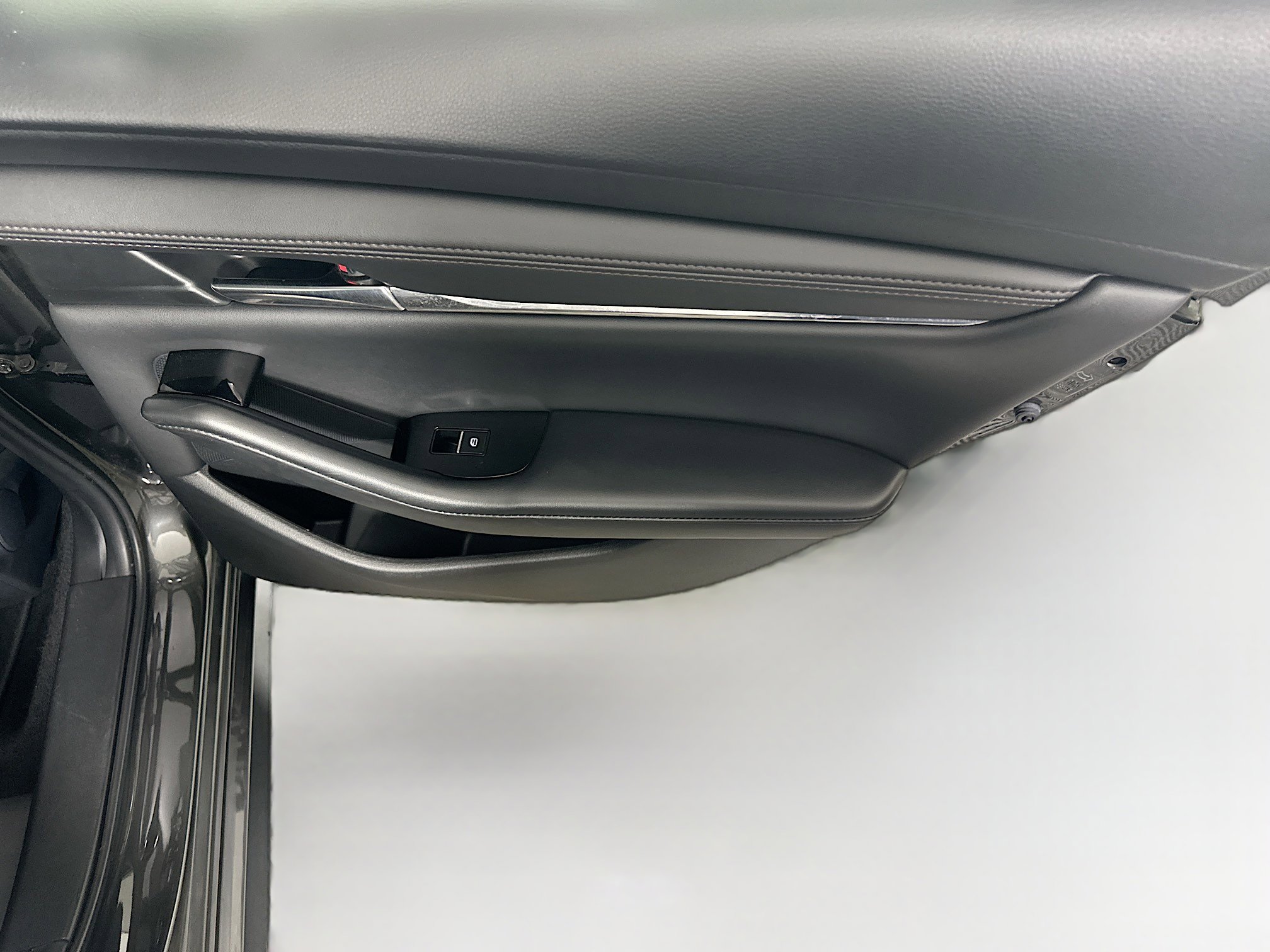 Used 2025 MAZDA MAZDA3 s image 29