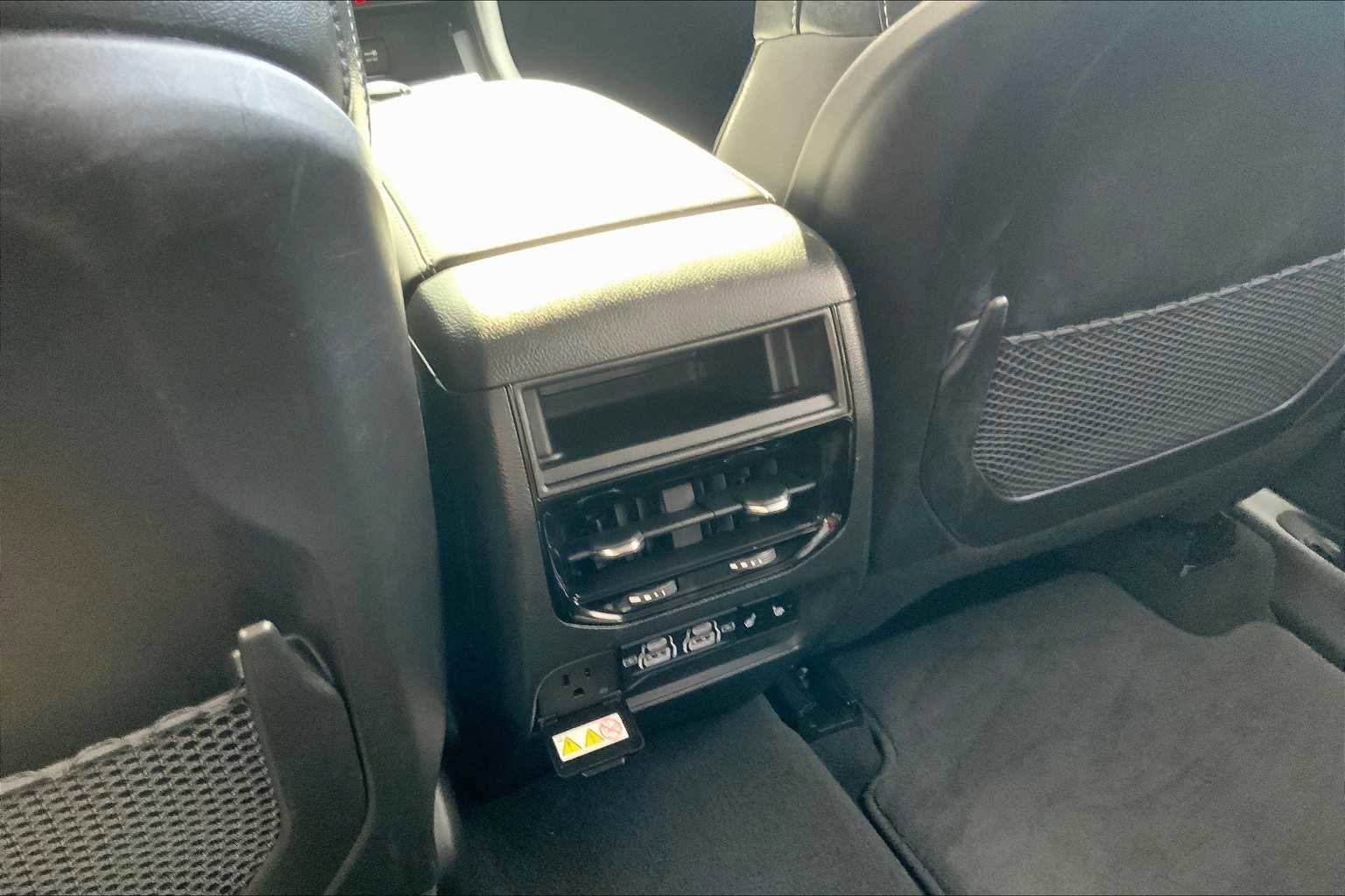 Used 2024 Jeep Grand Cherokee Limited image 35