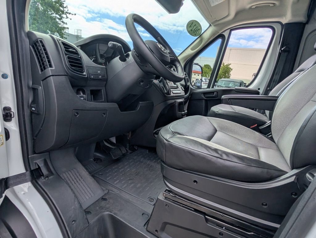 Used 2024 RAM ProMaster 2500 w/ Convenience Group FWD image 11