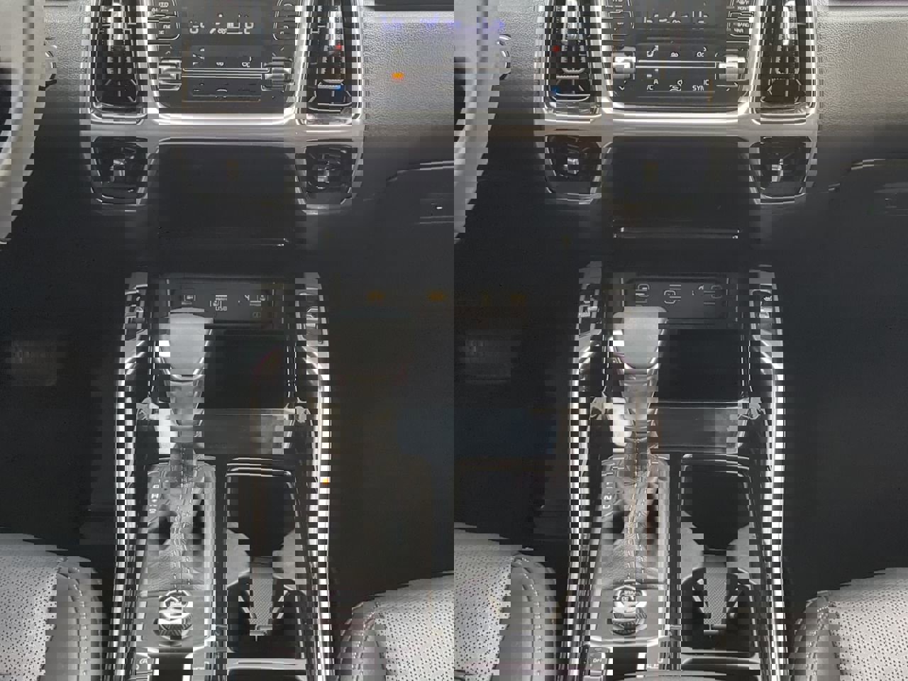 Used 2023 Kia Sorento SX image 17